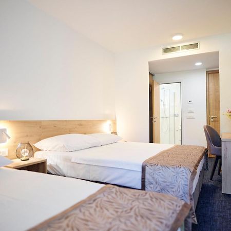 Colentum Resort Murter Phòng bức ảnh
