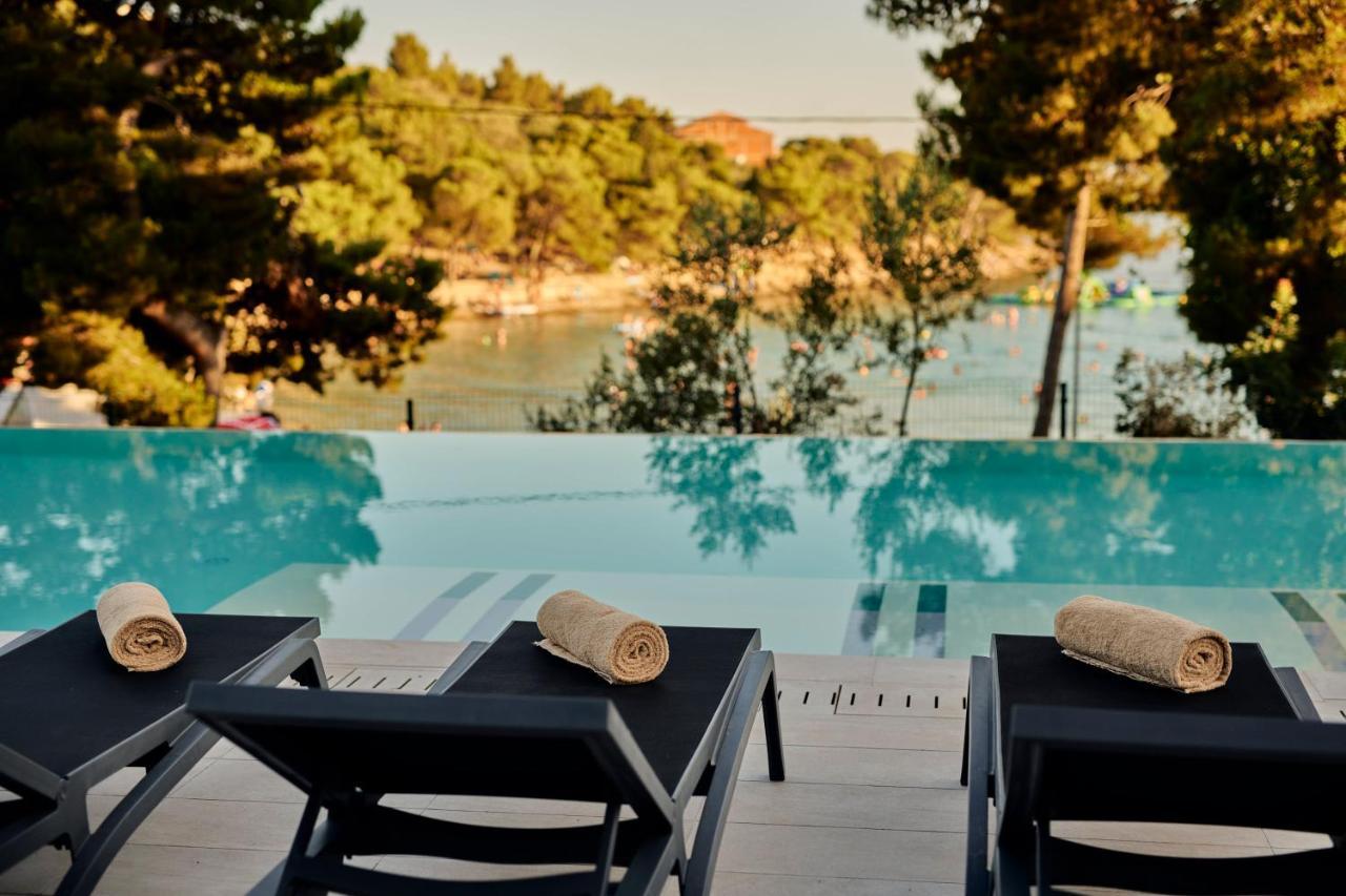 Colentum Resort Murter Ngoại thất bức ảnh